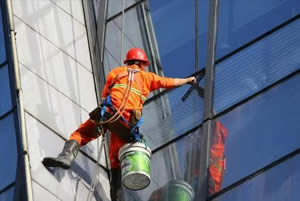 保定蜘蛛人幕墙清洗